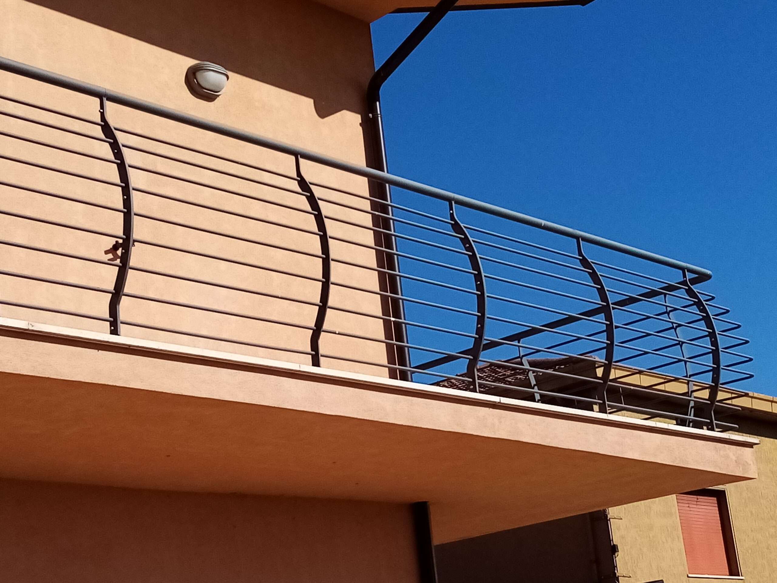 RC-108RE – Ringhiere per balconi.