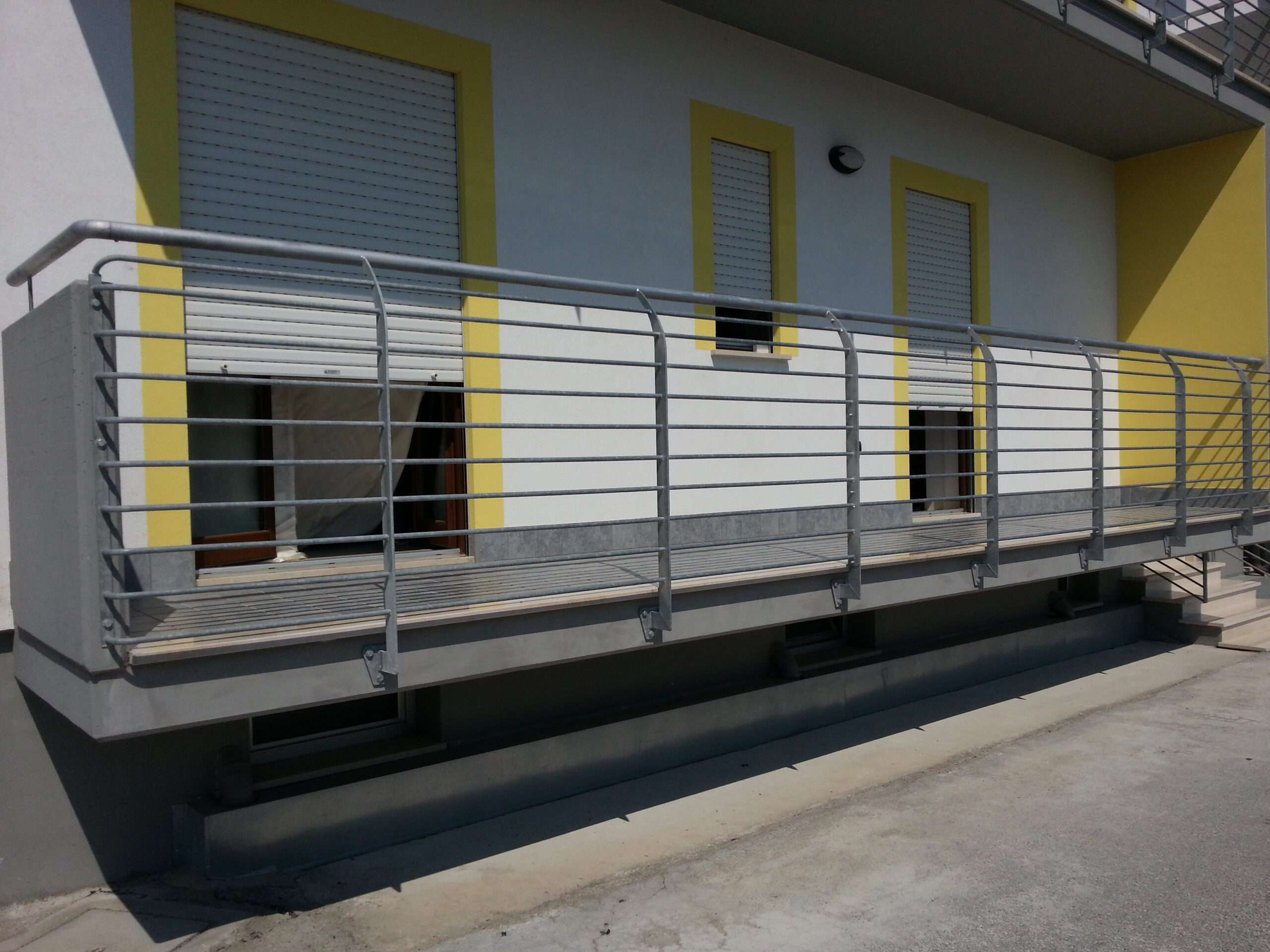 RC-117RE – Ringhiere per balconi.