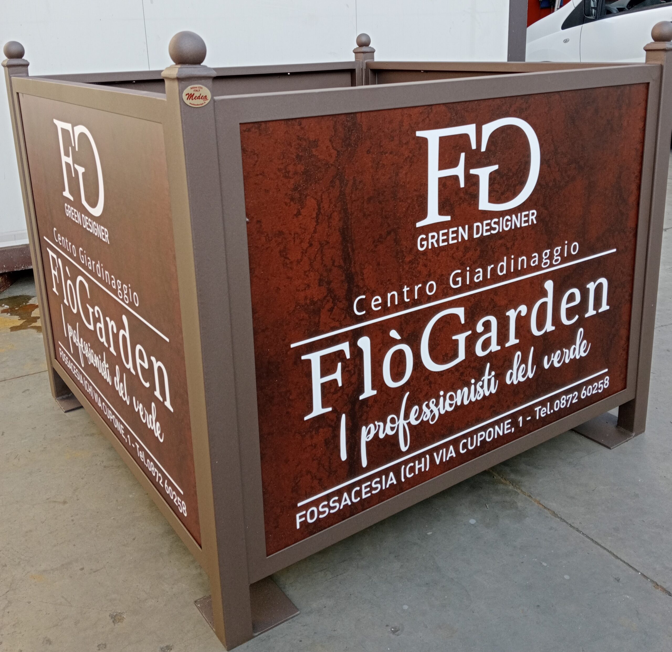 RC-11V – Realizzazione grande vaso per piante ed alberi – azienda FLO‘ GARDEN in Fossacesia (CH).