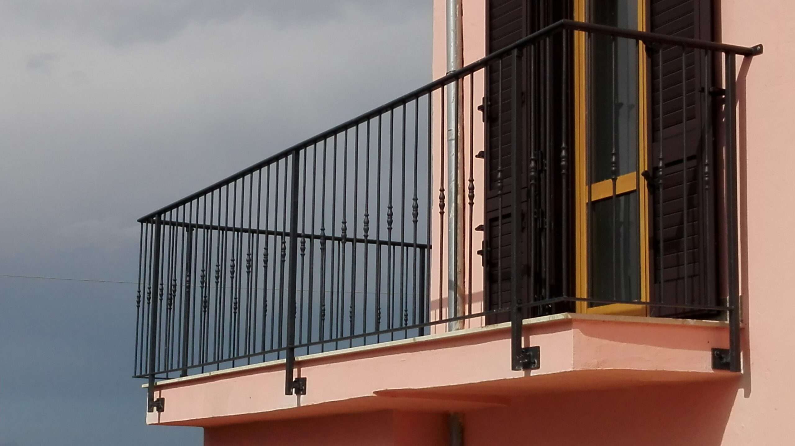 RC-122RE – Ringhiere per balconi.