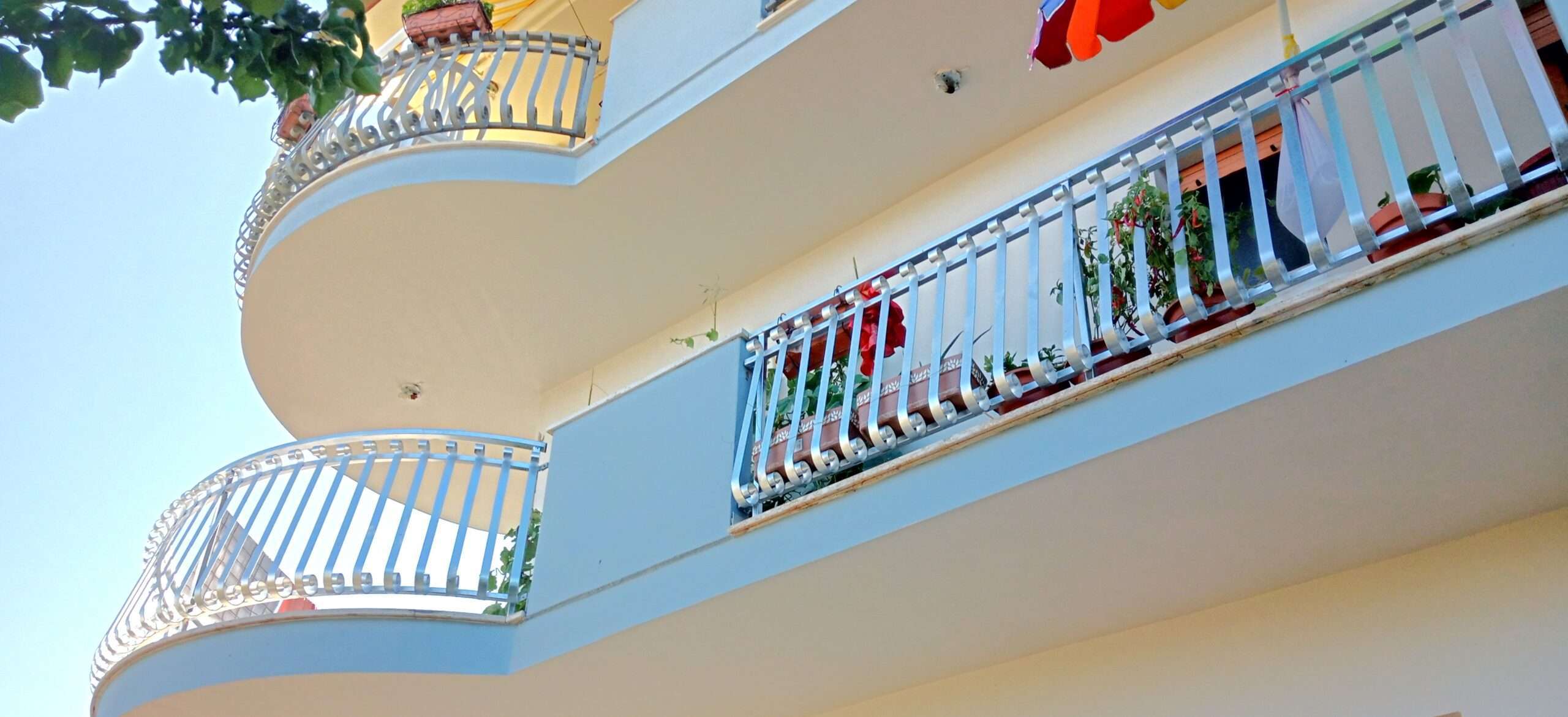 RC-128RE – Ringhiere per balconi – Condominio in Fossacesia (CH).