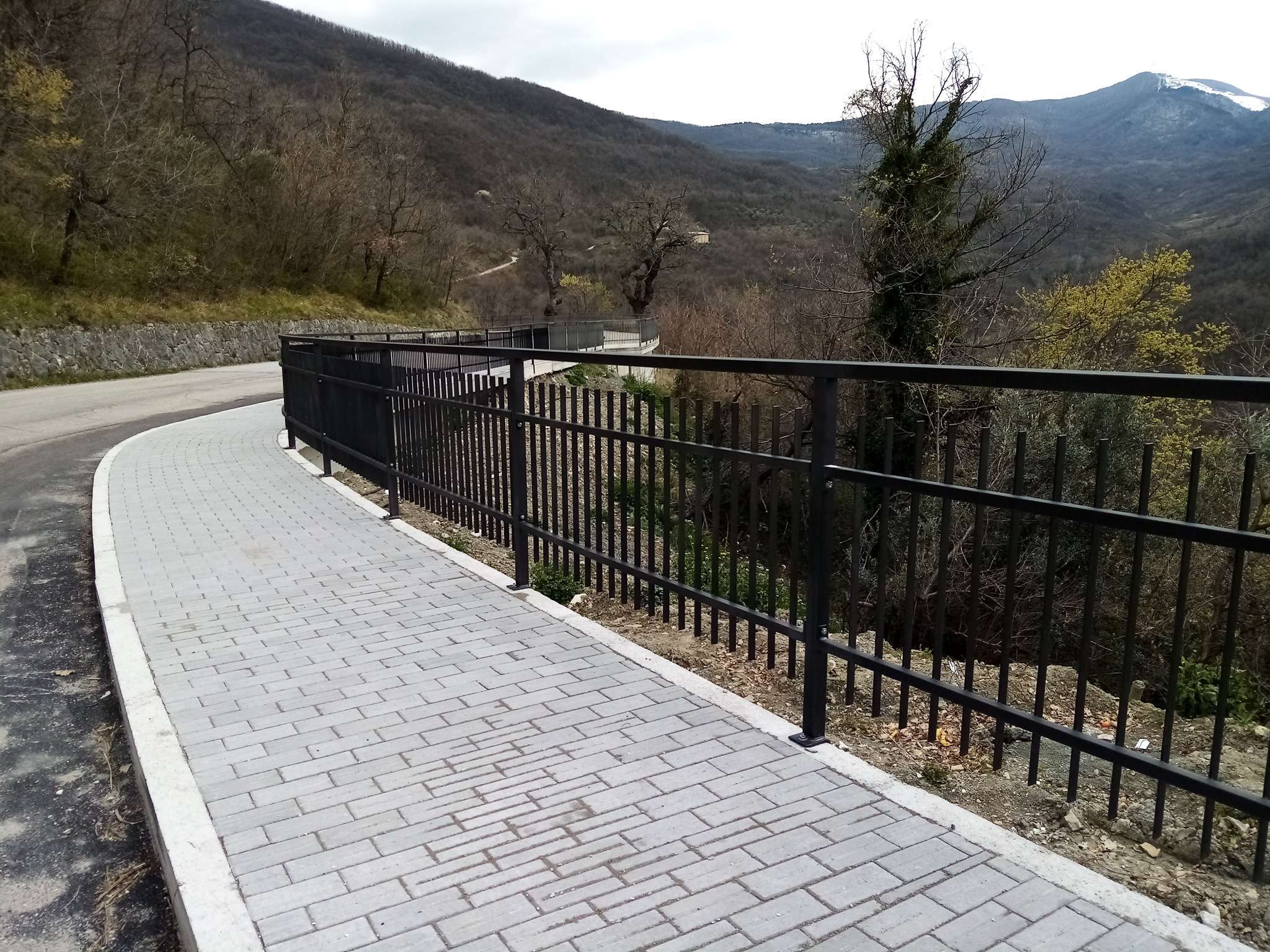 RC-139RE – Recinzioni – Strada comunale in Colledimezzo (CH).