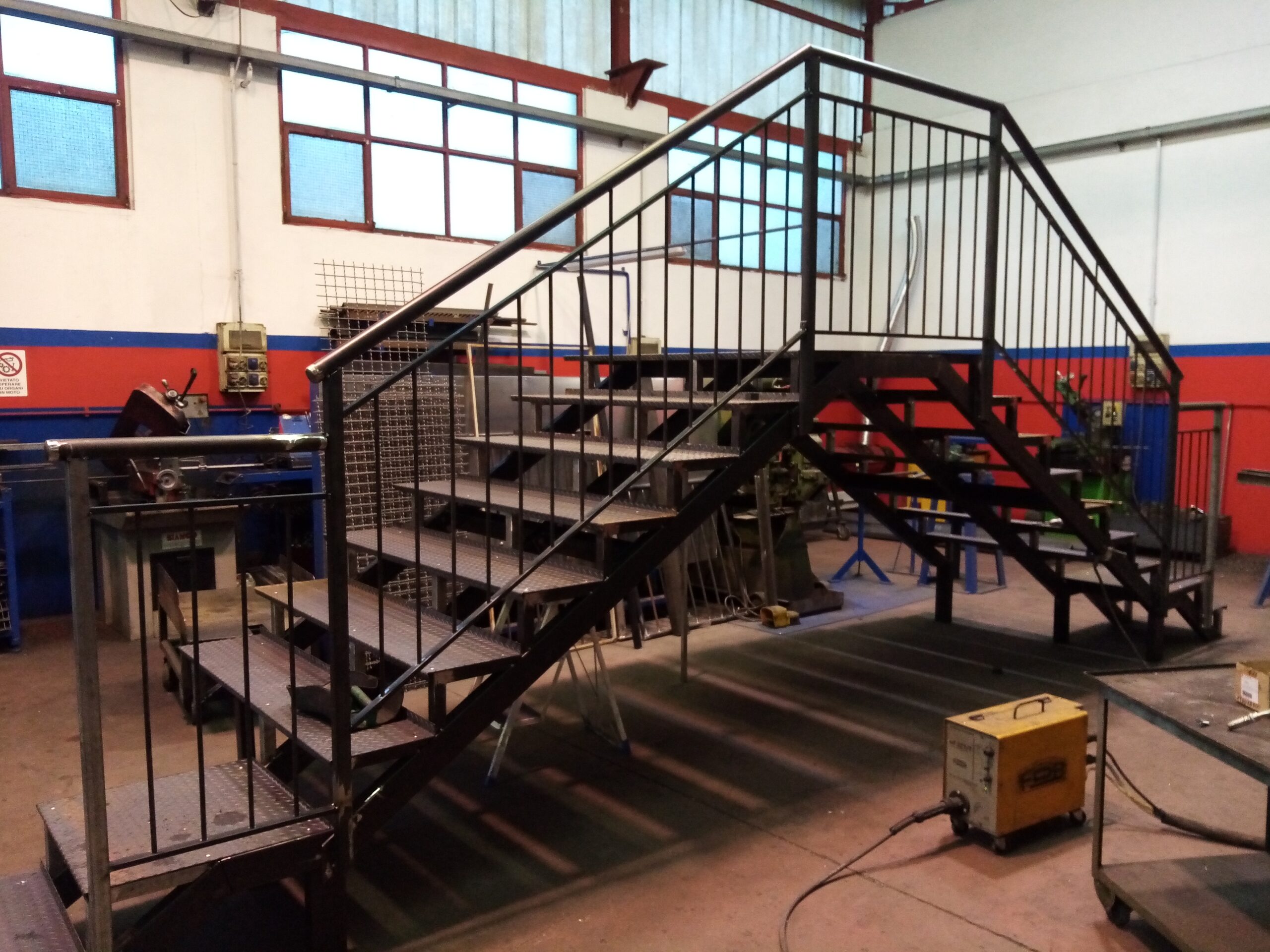 RC-20S – Realizzazione Doppia Scala per Palazzetto dello sport in Roccaraso (AQ).