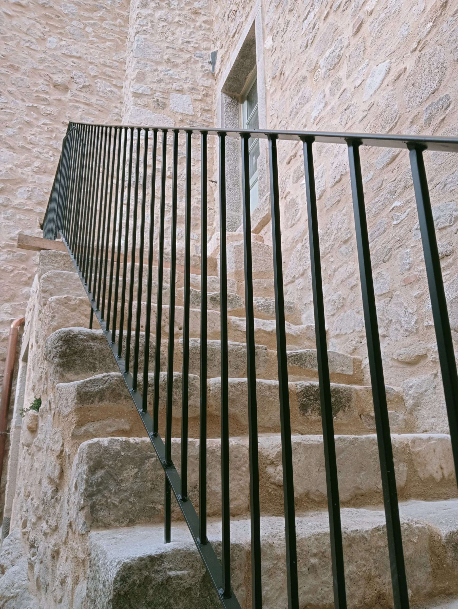 RC-36SE – Ringhiere per scala strada comunale in Roccacaramanico – Sant’Eufemia a Maiella (PE).