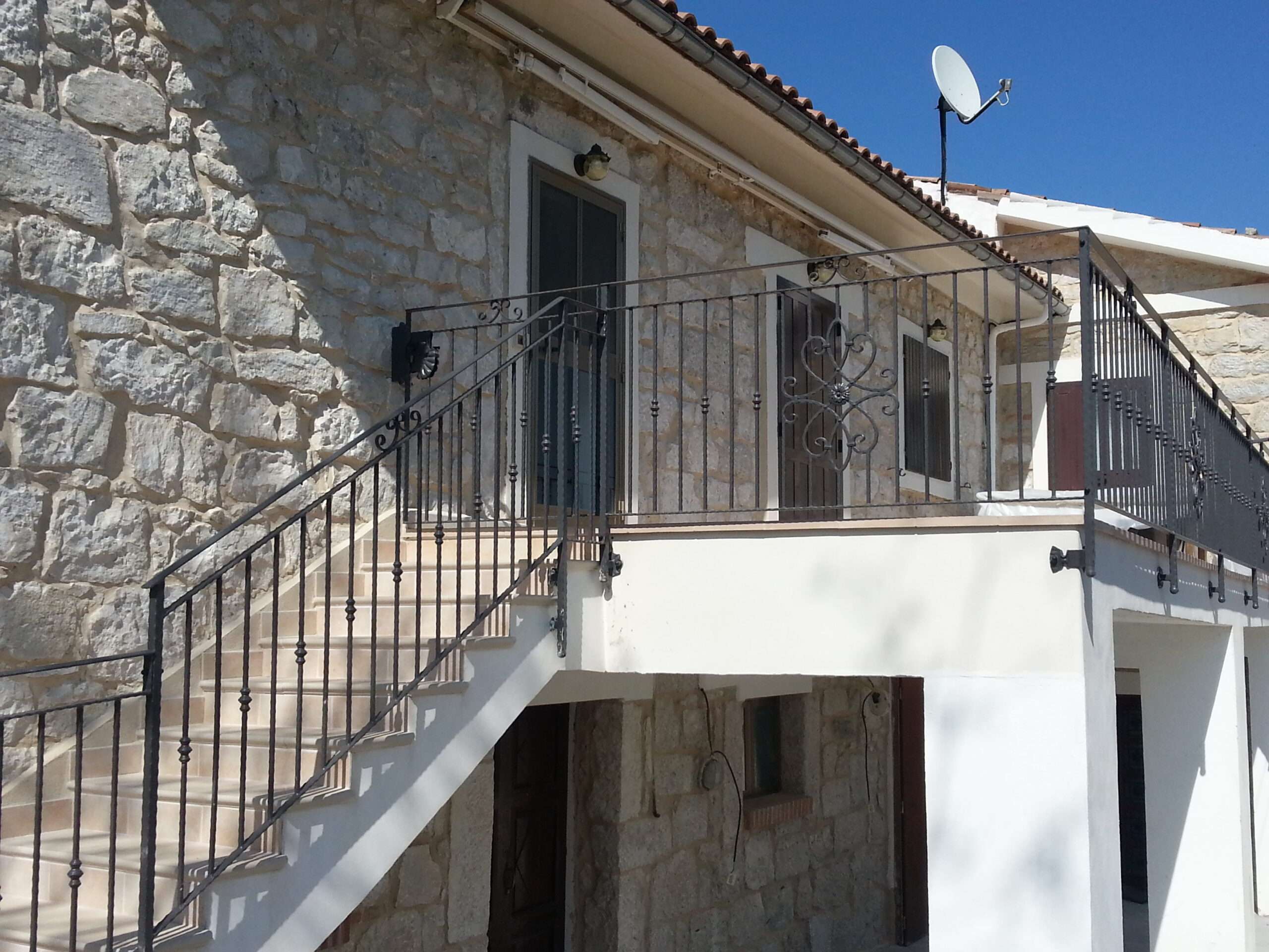 RC-40SE – Ringhiere per scala esterna e Ringhiere per terrazzo.