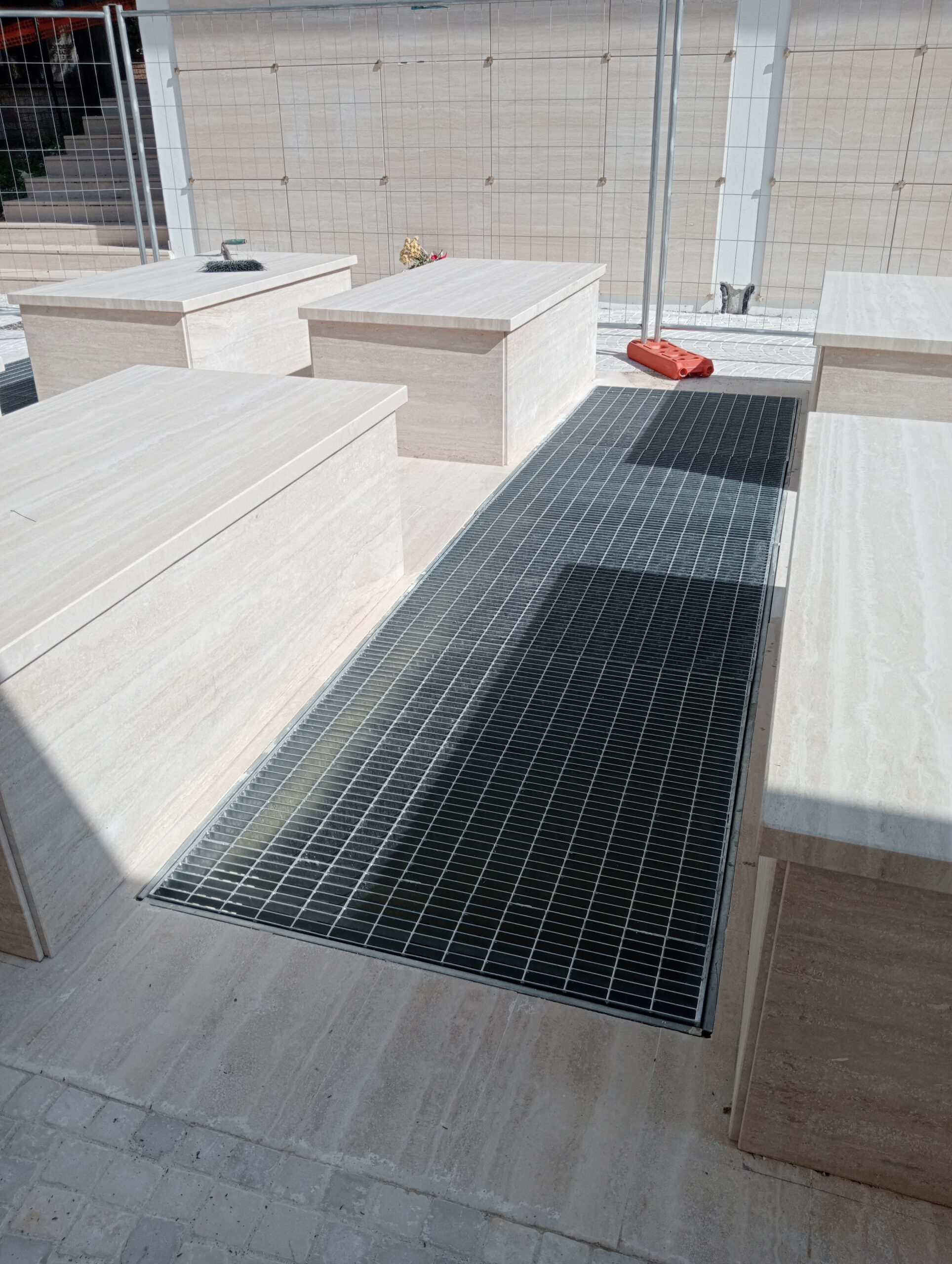 RC-49G – Griglie – Cimitero in Altino (CH).