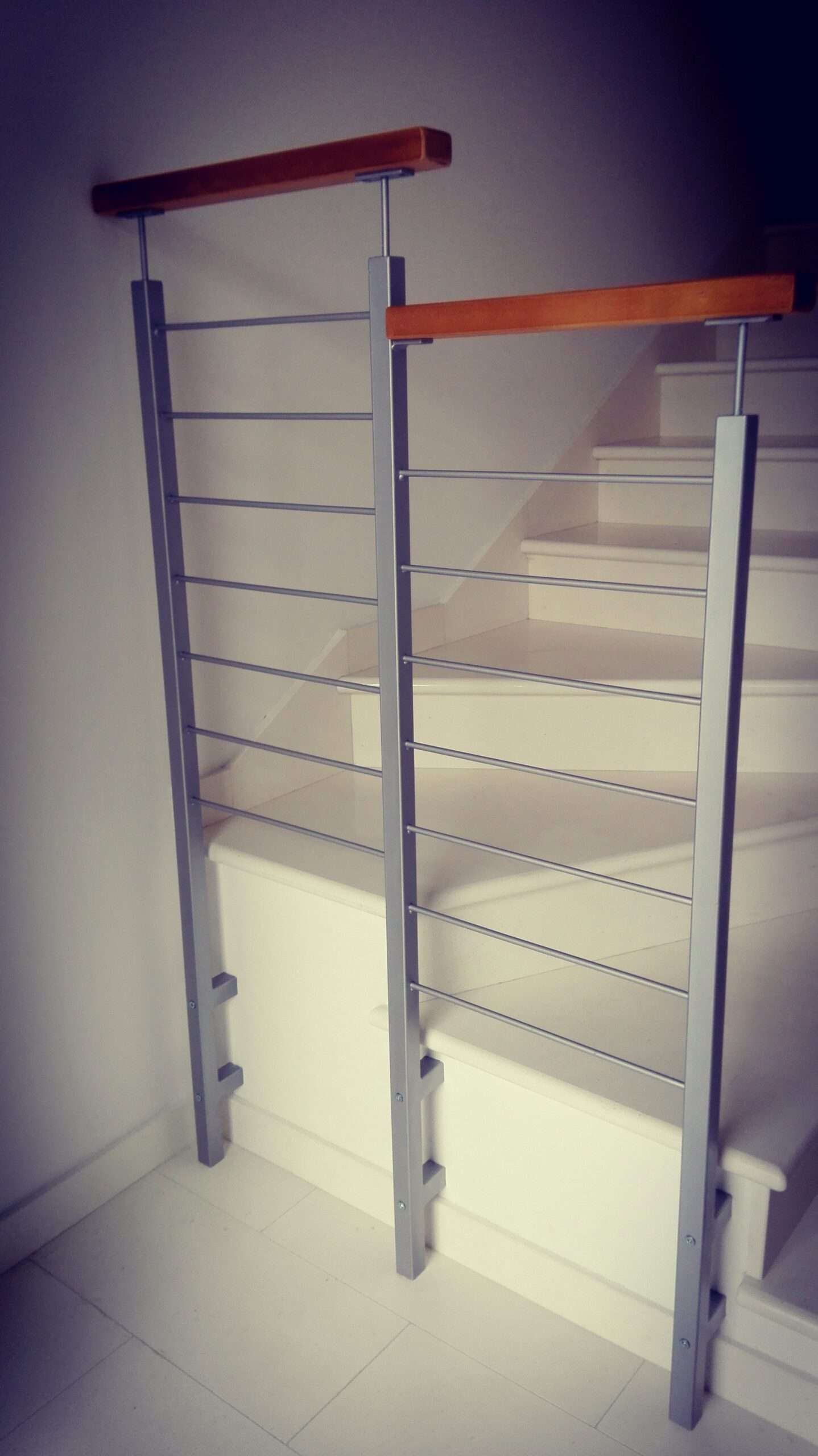 RC-64SI – Ringhiere per scala interna con legno.