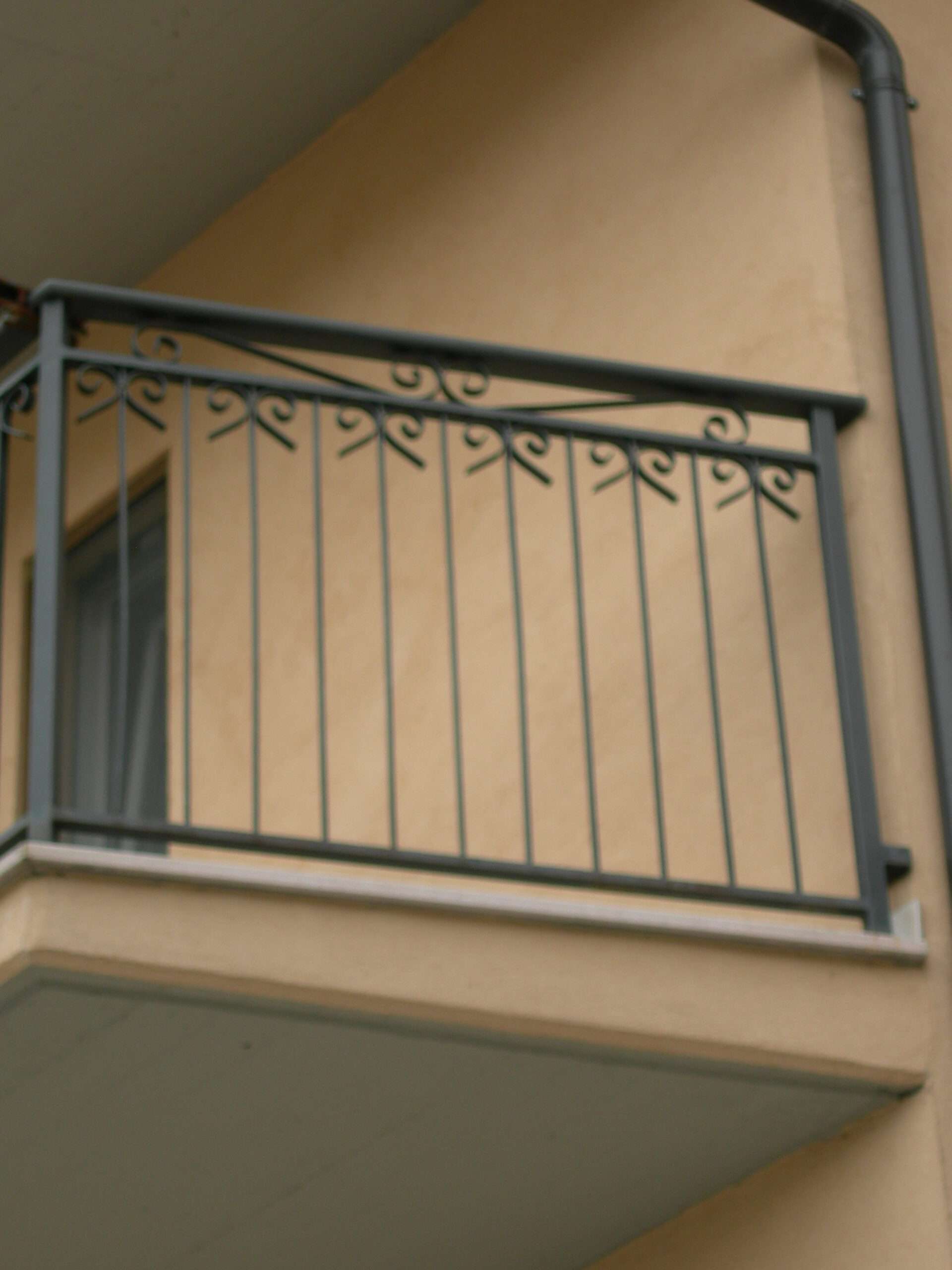 RC-75RE – Ringhiere per balcone.