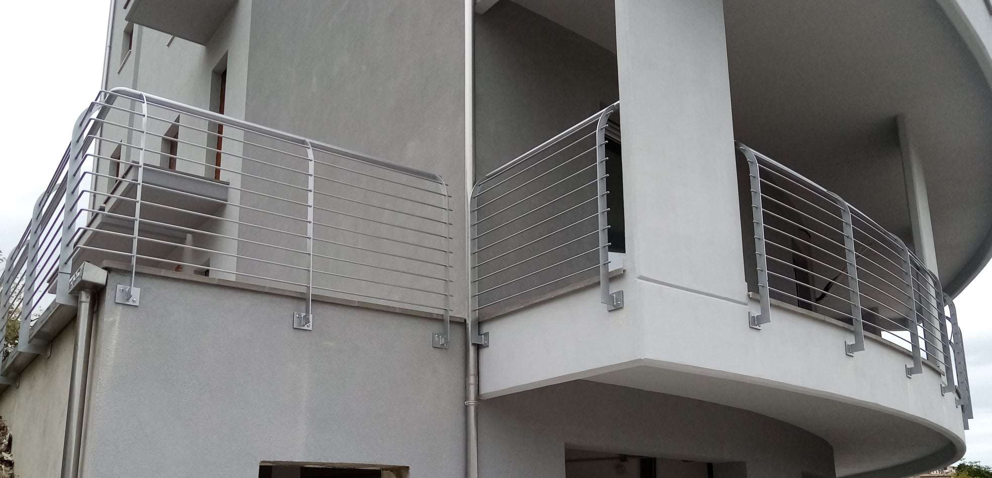 RC-80RE – Ringhiere per balconi.