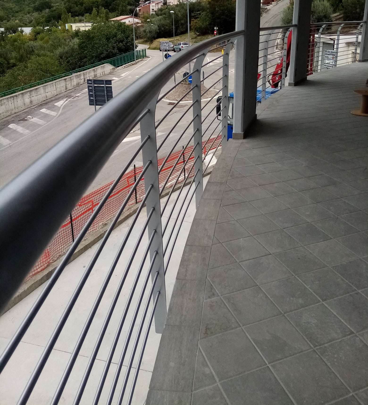 RC-81RE – Ringhiere per balconi.